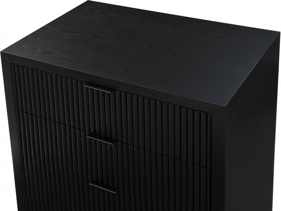 35705-6.jpg Fairfax Solid Wood And Oak Veneer Chest - Image 7